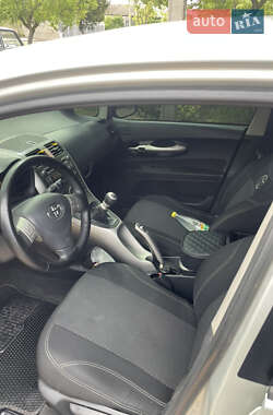 Хетчбек Toyota Auris 2007 в 
