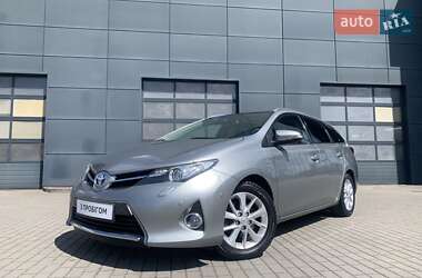 Универсал Toyota Auris 2014 в Львове