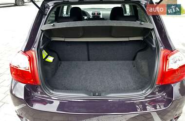 Хэтчбек Toyota Auris 2010 в 