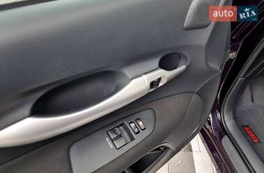 Хэтчбек Toyota Auris 2010 в 