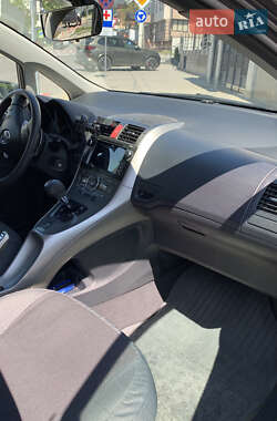 Хетчбек Toyota Auris 2008 в 