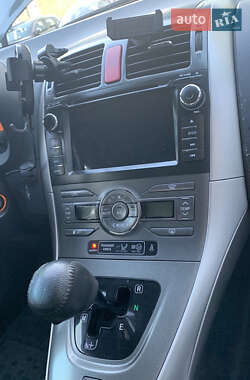 Хетчбек Toyota Auris 2008 в 