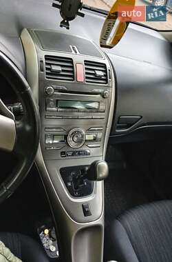 Хэтчбек Toyota Auris 2007 в 