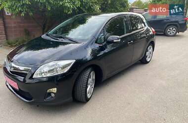 Хетчбек Toyota Auris 2011 в 