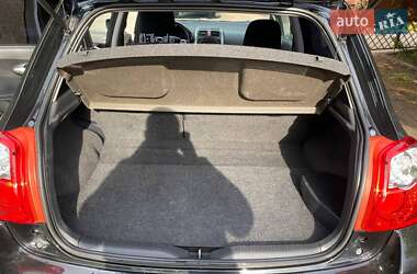 Хетчбек Toyota Auris 2011 в 