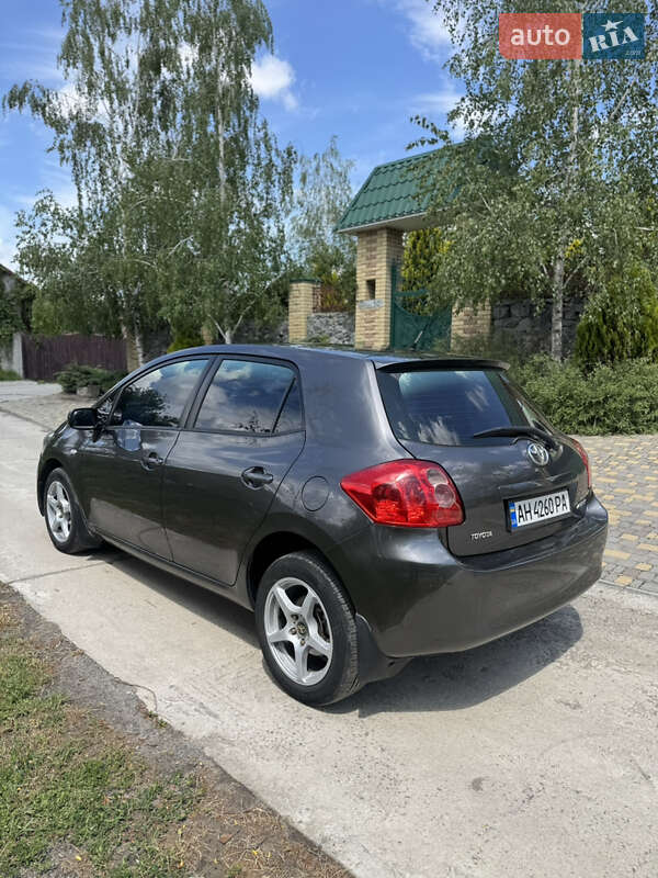 Хетчбек Toyota Auris 2008 в Дніпрі