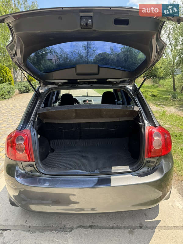 Хетчбек Toyota Auris 2008 в Дніпрі