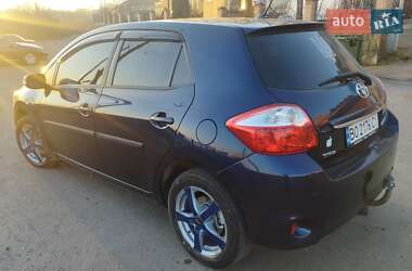 Хэтчбек Toyota Auris 2010 в Черновцах