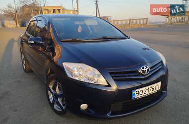 Хэтчбек Toyota Auris 2010 в Черновцах