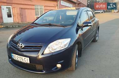 Хэтчбек Toyota Auris 2010 в Черновцах