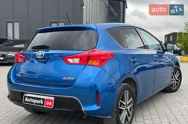 Хэтчбек Toyota Auris 2014 в 