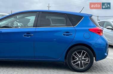 Хэтчбек Toyota Auris 2014 в 