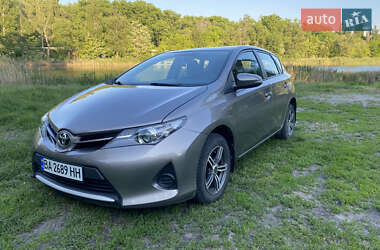 Хетчбек Toyota Auris 2013 в Кропивницькому