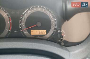 Хэтчбек Toyota Auris 2011 в 