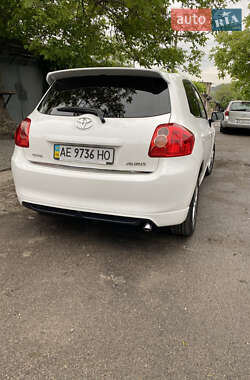 Хэтчбек Toyota Auris 2009 в 