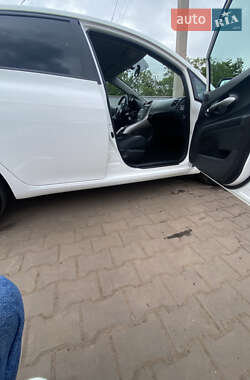 Хэтчбек Toyota Auris 2009 в 