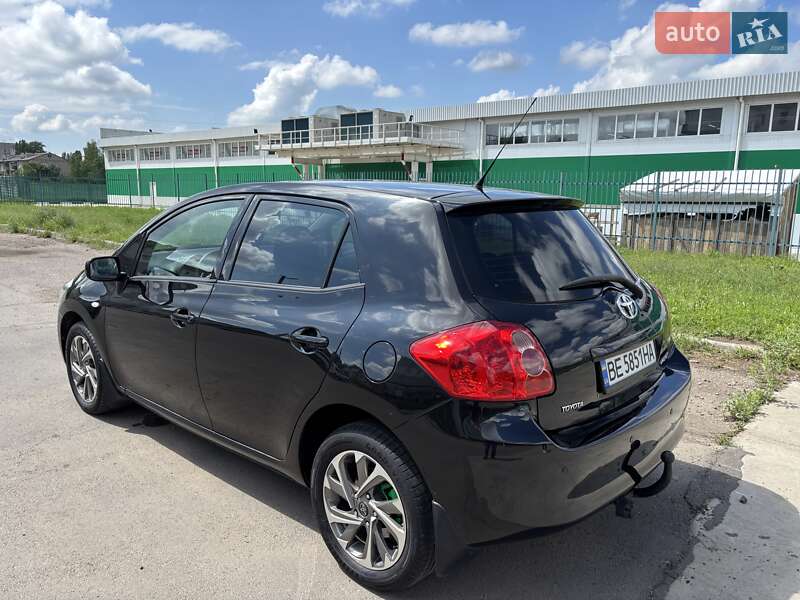 Хэтчбек Toyota Auris 2008 в Вознесенске
