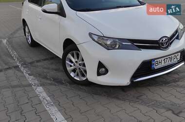 Хетчбек Toyota Auris 2013 в Чернігові