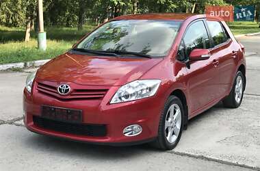 Хетчбек Toyota Auris 2012 в Петровому