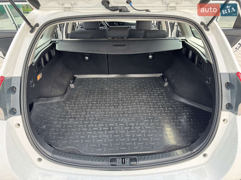 Универсал Toyota Auris 2016 в Львове