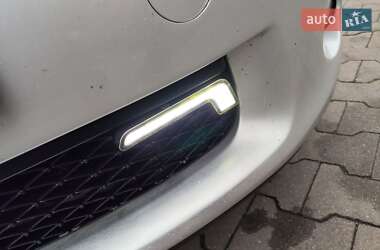 Хэтчбек Toyota Auris 2011 в 