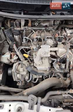 Хэтчбек Toyota Auris 2011 в 