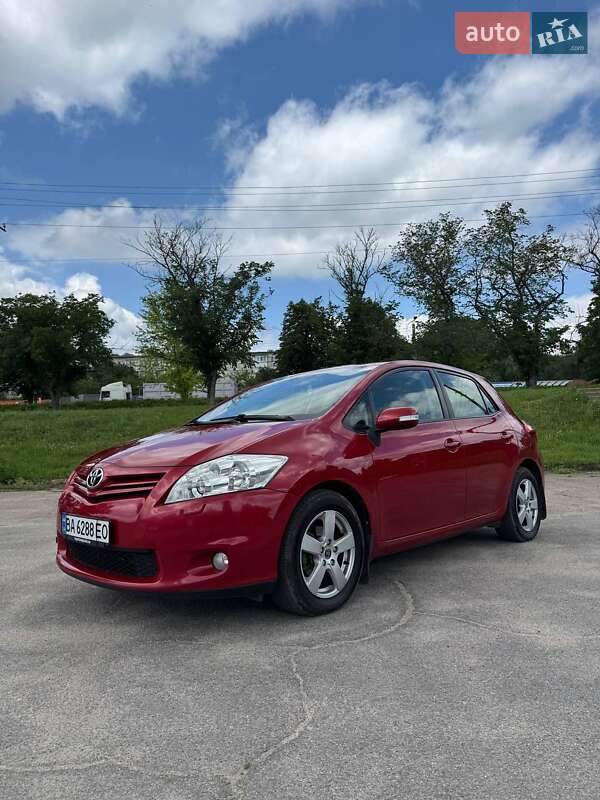 Toyota Auris 2011