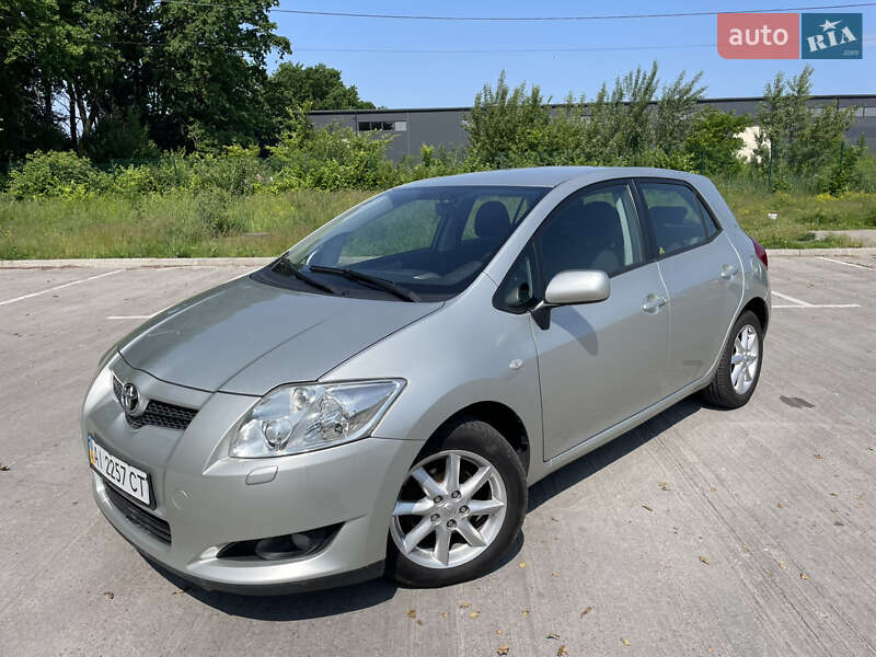 Хетчбек Toyota Auris 2007 в 