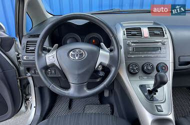 Хетчбек Toyota Auris 2007 в 