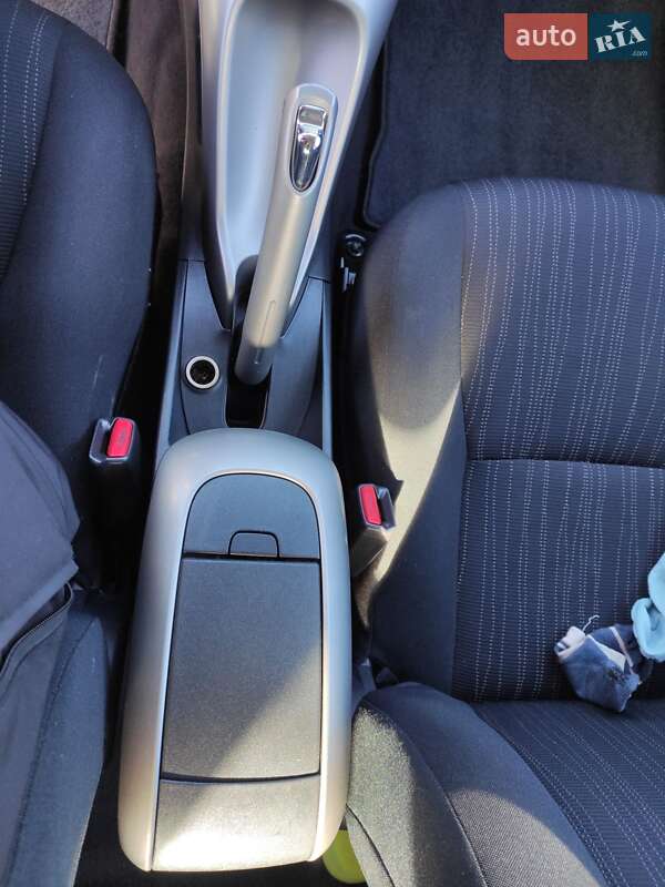 Хетчбек Toyota Auris 2008 в Тисмениці