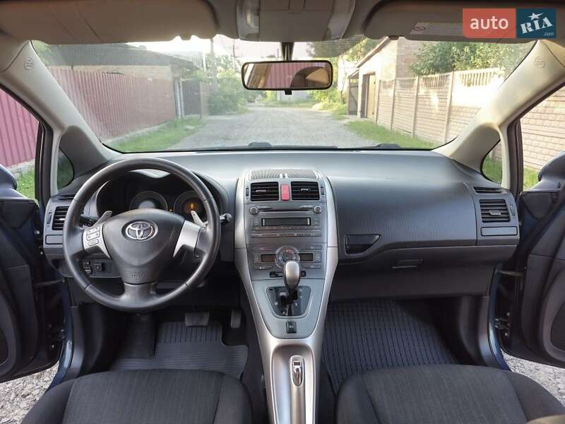 Хэтчбек Toyota Auris 2008 в Миргороде