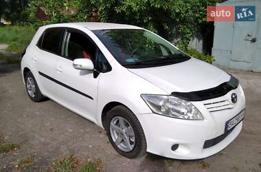 Хэтчбек Toyota Auris 2011 в Кропивницком