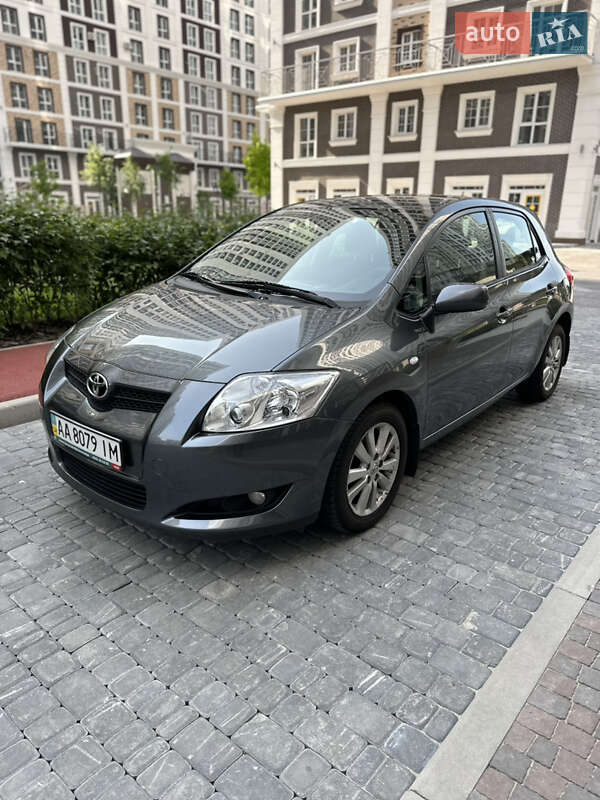 Toyota Auris 2009