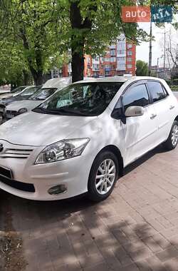 Хэтчбек Toyota Auris 2011 в Чернигове