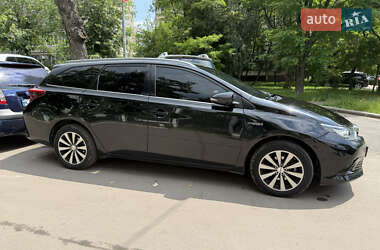 Универсал Toyota Auris 2015 в 