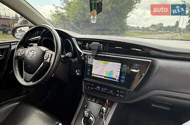 Универсал Toyota Auris 2015 в 