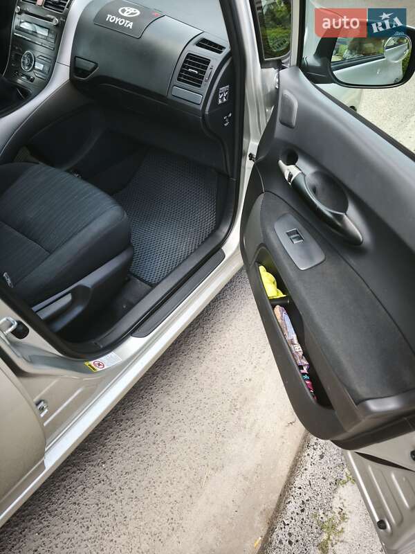 Хетчбек Toyota Auris 2007 в Кропивницькому