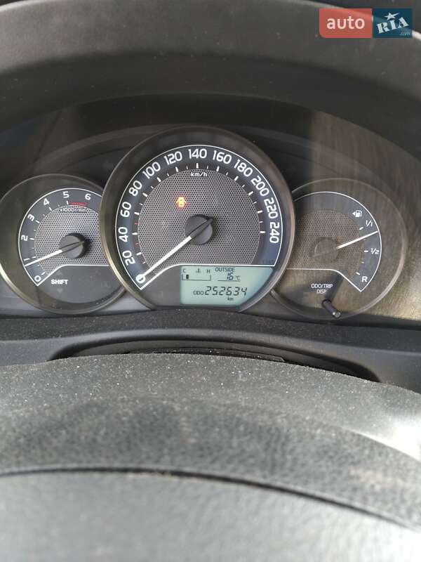 Універсал Toyota Auris 2015 в Тернополі