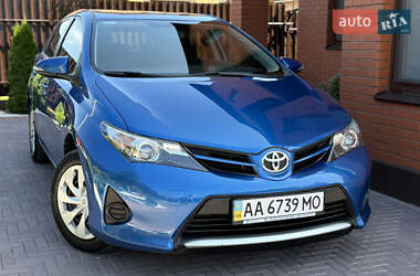 Хэтчбек Toyota Auris 2013 в 
