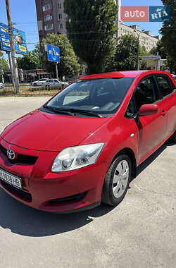 Хэтчбек Toyota Auris 2009 в 
