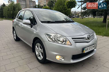 Хэтчбек Toyota Auris 2012 в Киеве