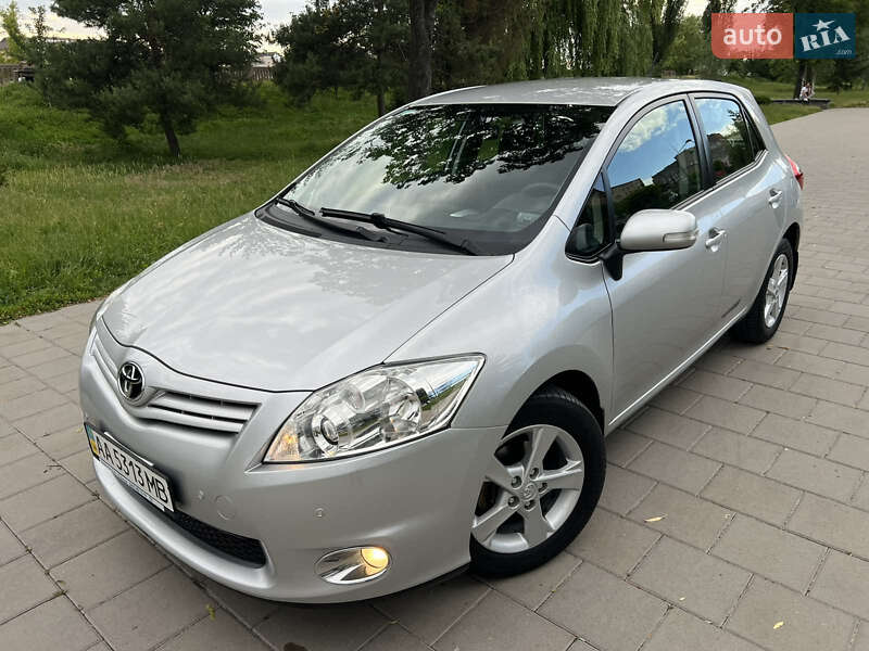 Toyota Auris 2012