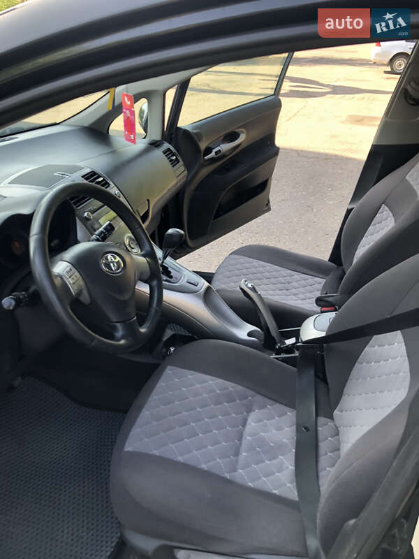 Хэтчбек Toyota Auris 2008 в Одессе