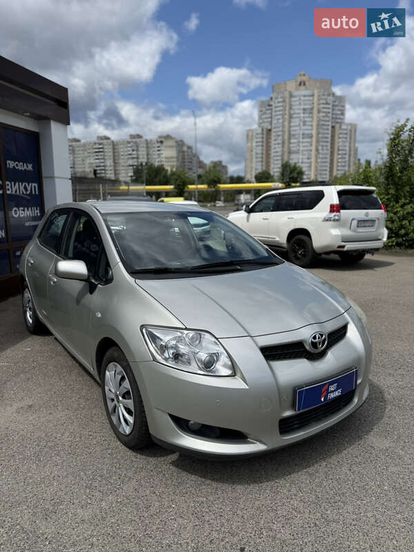 Хетчбек Toyota Auris 2009 в Києві