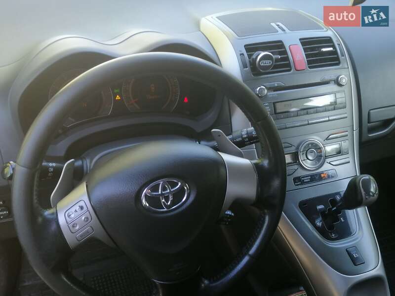 Хетчбек Toyota Auris 2008 в Івано-Франківську