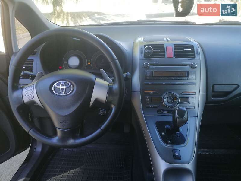 Хетчбек Toyota Auris 2008 в Івано-Франківську