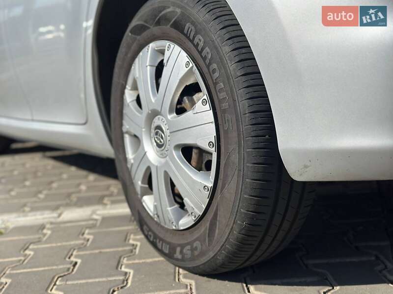 Хэтчбек Toyota Auris 2012 в Одессе
