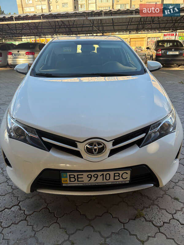 Toyota Auris 2013