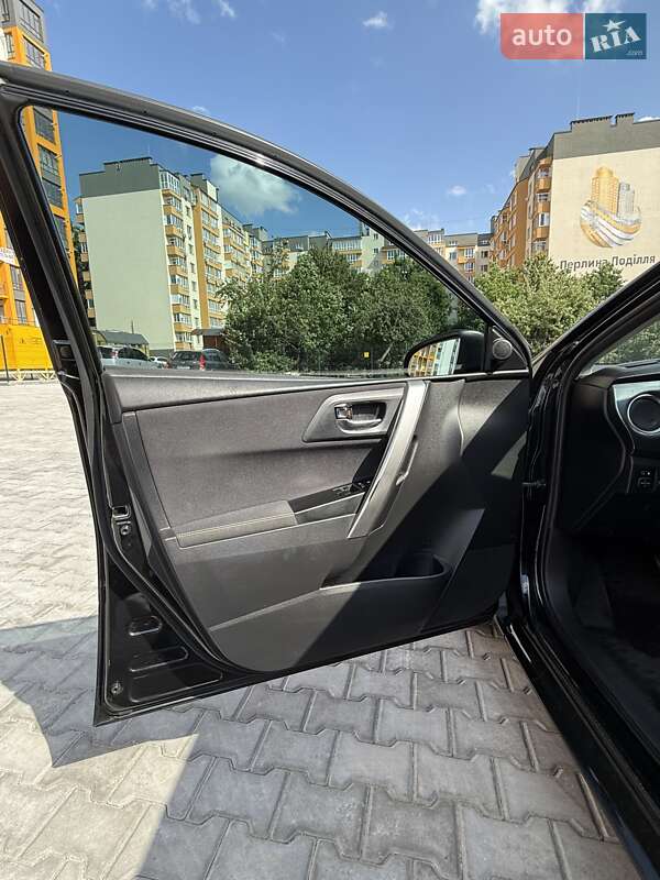 Універсал Toyota Auris 2014 в Вінниці