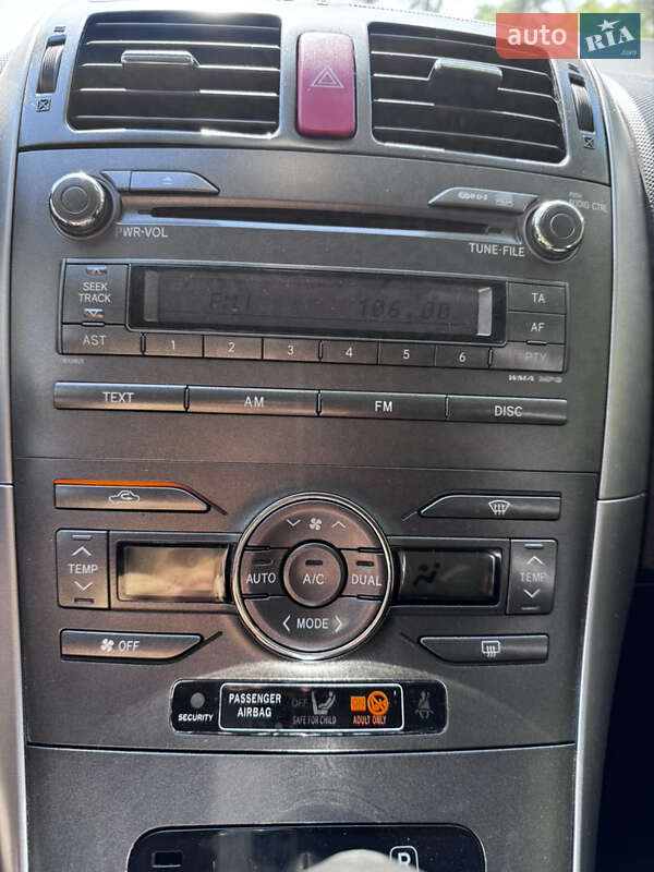 Хэтчбек Toyota Auris 2008 в Киеве